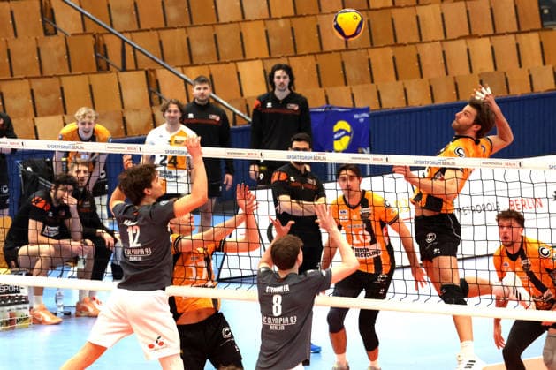 DEU, DVV, 1 VBL, BR Volleys vs VCO Olympia, 25 02 2026, Hohenschoenhausen, Berlin, DEU, DVV, 1 VBL, BR Volleys vs VCO Olympia, in the picture Matthew Knigge BR Volleys 2 , Vaehning, Fritz VC Olympia Berlin 12 , Stemmler, Tobias VC Olympia Berlin 8 nordphotoxGmbHx xEngler nph00076