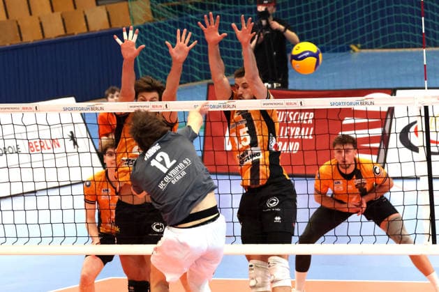 DEU, DVV, 1 VBL, BR Volleys vs VCO Olympia, 25 02 2026, Hohenschoenhausen, Berlin, DEU, DVV, 1 VBL, BR Volleys vs VCO Olympia, in the picture Matthew Knigge BR Volleys 2 , Moritz Reichert BR Volleys 15 , Vaehning, Fritz VC Olympia Berlin 12 nordphotoxGmbHx xEngler nph00076