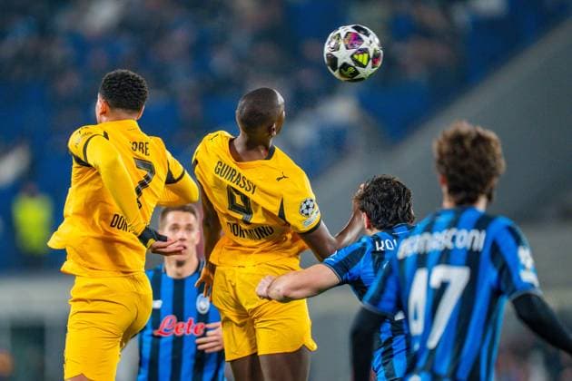 25 02 2026, Atalanta Bergamo vs Borussia Dortmund, UEFA Champions League, Playoffs second leg Jobe Bellingham Borussia Dortmund, 7 Serhou Guirassy Borussia Dortmund, 9 Regulations prohibit any use of photographs as image sequences and or quasi video Copyright: xBahhoxKarax