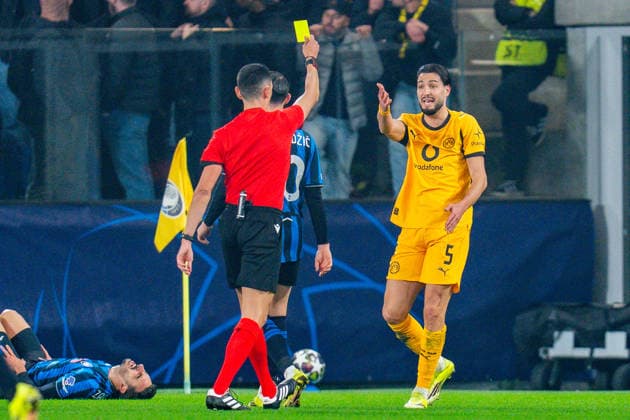25 02 2026, Atalanta Bergamo vs Borussia Dortmund, UEFA Champions League, Playoffs second leg Ramy Bensebaini Borussia Dortmund, 5 yellow card Regulations prohibit any use of photographs as image sequences and or quasi video Copyright: xBahhoxKarax