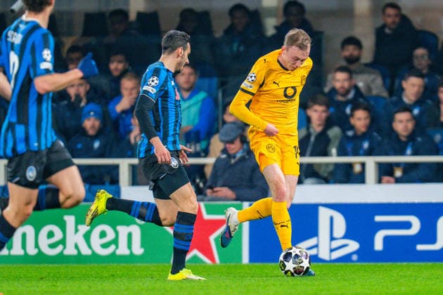 25 02 2026, Atalanta Bergamo vs Borussia Dortmund, UEFA Champions League, Playoffs second leg Maximilian Beier Borussia Dortmund, 14 Regulations prohibit any use of photographs as image sequences and or quasi video Copyright: xBahhoxKarax