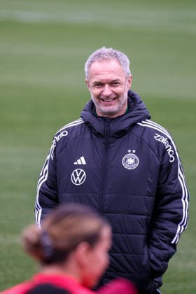 Frankfurt am Main, Germany February 25, 2026 Preparation for the womens World Cup qualifier Germany vs Slovenia Training In the picture national coach Christian Wück Wueck Germany laughing Copyright: HMBxMedia MadeleinexFantini
