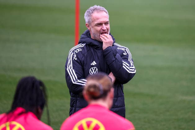 Frankfurt am Main, Germany February 25, 2026 Preparation for the womens World Cup qualifier Germany vs Slovenia Training In the picture national coach Christian Wück Wueck Germany pensive Copyright: HMBxMedia MadeleinexFantini