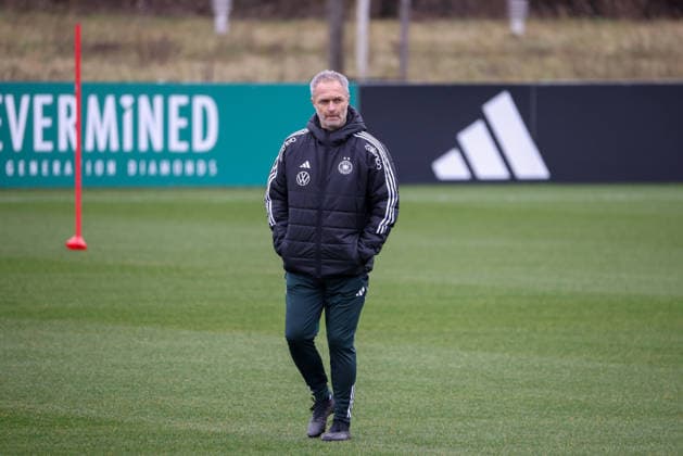 Frankfurt am Main, Germany February 25, 2026 Preparation for the womens World Cup qualifier Germany vs Slovenia Training In the picture national coach Christian Wück Wueck Germany Copyright: HMBxMedia MadeleinexFantini