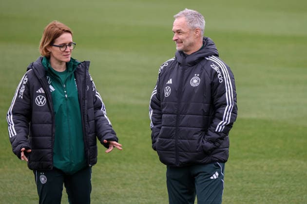 Frankfurt am Main, Germany February 25, 2026 Preparation for the womens World Cup qualifier Germany vs. Slovenia Training In the picture from left co-coach Saskia Bartusiak Germany and national coach Christian Wück Wueck Germany Copyright: HMBxMedia MadeleinexFantini