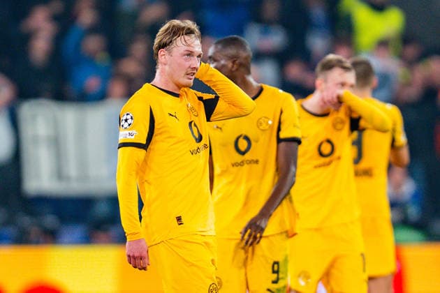 25 02 2026, Atalanta Bergamo vs Borussia Dortmund, UEFA Champions League, Playoffs second leg Goal for 2 0 by Davide Zappacosta Atalanta Bergamo Julian Brandt Borussia Dortmund, 10 Serhou Guirassy Borussia Dortmund, 9 Julian Ryerson Borussia Dortmund, 26 dissatisfied Regulations prohibit any use of photographs as image sequences and or quasi video Copyright: xBahhoxKarax