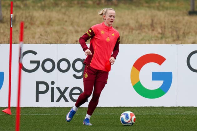 Frankfurt am Main, Germany February 25, 2026 Preparation for the womens World Cup qualifier Germany vs Slovenia Training In the picture Lea Schüller Schueller Germany Copyright: HMBxMedia MadeleinexFantini