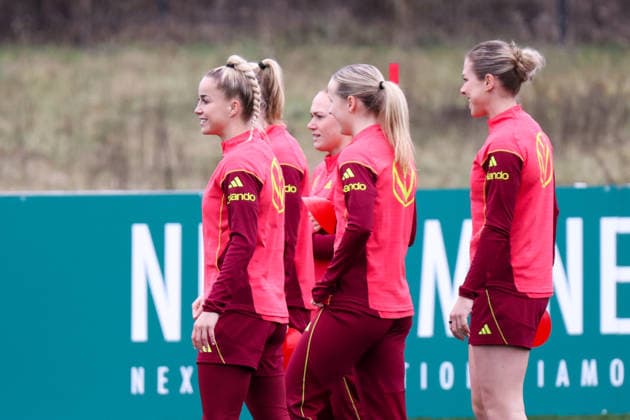 Frankfurt am Main, Germany February 25, 2026 Preparation for the womens World Cup qualifier Germany vs. Slovenia Training In the picture from left Giulia Gwinn Germany , Lisanne Gräwe Graewe Germany , Franziska Kett Germany and Rebecca Knaak Germany Copyright: HMBxMedia MadeleinexFantini
