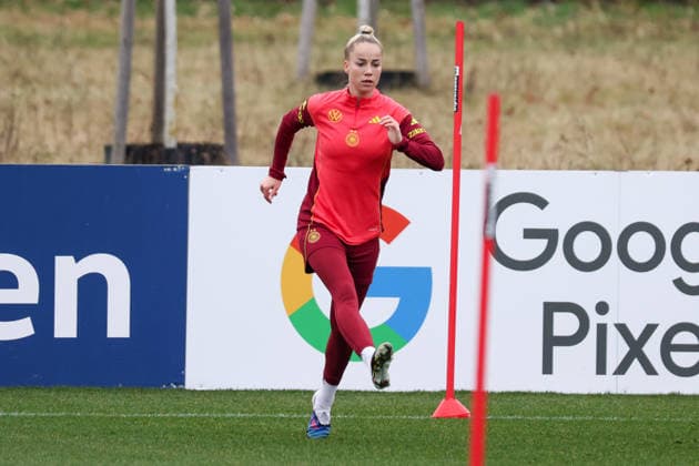 Frankfurt am Main, Germany February 25, 2026 Preparation for the womens World Cup qualifier Germany vs Slovenia Training In the picture Giulia Gwinn Germany Copyright: HMBxMedia MadeleinexFantini