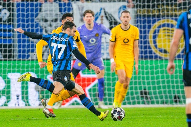 25 02 2026, Atalanta Bergamo vs Borussia Dortmund, UEFA Champions League, Playoffs second leg Goal for 2 0 by Davide Zappacosta Atalanta Bergamo Jobe Bellingham Borussia Dortmund, 7 Regulations prohibit any use of photographs as image sequences and or quasi video Copyright: xBahhoxKarax