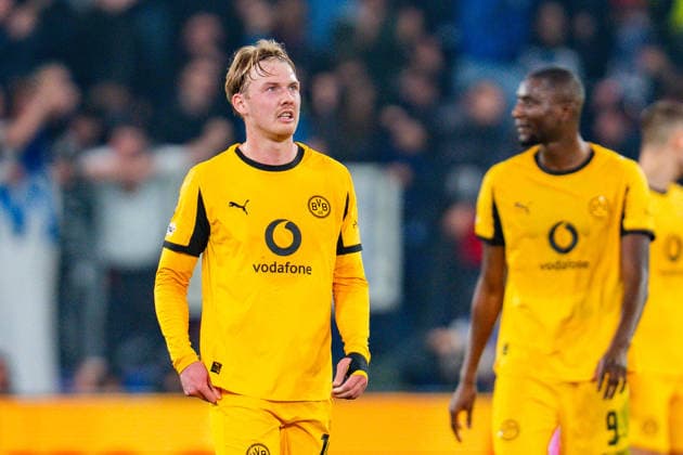 25 02 2026, Atalanta Bergamo vs Borussia Dortmund, UEFA Champions League, Playoffs second leg Goal for 2 0 by Davide Zappacosta Atalanta Bergamo Julian Brandt Borussia Dortmund, 10 Serhou Guirassy Borussia Dortmund, 9 Julian Ryerson Borussia Dortmund, 26 dissatisfied Regulations prohibit any use of photographs as image sequences and or quasi video Copyright: xBahhoxKarax