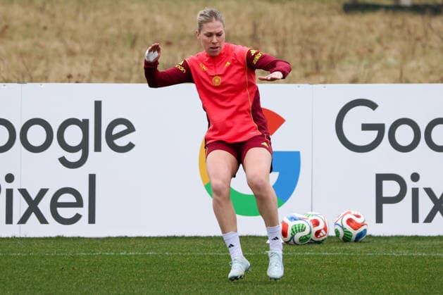 Frankfurt am Main, Germany February 25, 2026 Preparation for the womens World Cup qualifier Germany vs Slovenia Training In the picture Rebecca Knaak Germany Copyright: HMBxMedia MadeleinexFantini