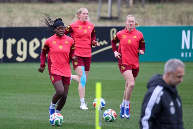 Frankfurt am Main, Germany February 25, 2026 Preparation for the womens World Cup qualifier Germany vs Slovenia Training In the picture from left Nicole Anyomi Germany , in the background Camilla Küver Kuever Germany and Janina Minge Germany Copyright: HMBxMedia MadeleinexFantini