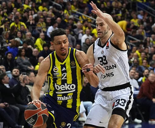 Fenerbahce Beko v Partizan - EuroLeague ISTANBUL, TURKIYE - FEBRUARY 25: Wade Baldwin (2) of Fenerbahce Beko in action against Nick Calathes (33) of Partizan during EuroLeague week 29 basketball match between Fenerbahce Beko and Partizan at Ulker Sports and Event Hall in Istanbul, Turkiye on February 25, 2026. Esra Bilgin Anadolu Istanbul Turkey. Editorial use only. Please get in touch for any other usage.  Copyright: x2026xAnadoluxEsraxBilginx