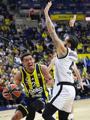 Fenerbahce Beko v Partizan - EuroLeague ISTANBUL, TURKIYE - FEBRUARY 25: Wade Baldwin (2) of Fenerbahce Beko in action against Duane Washing (4) of Partizan during EuroLeague week 29 basketball match between Fenerbahce Beko and Partizan at Ulker Sports and Event Hall in Istanbul, Turkiye on February 25, 2026. Esra Bilgin Anadolu Istanbul Turkey. Editorial use only. Please get in touch for any other usage.  Copyright: x2026xAnadoluxEsraxBilginx