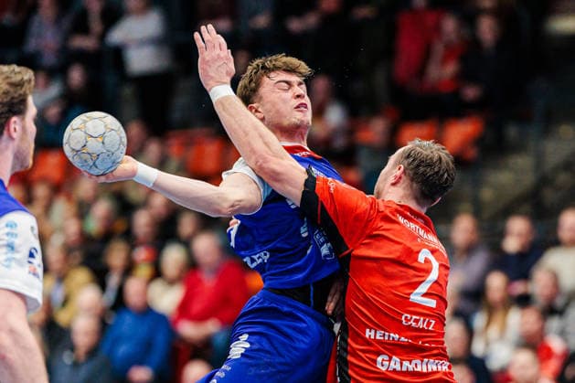 v l Elias Huber HBW Balingen Weilstetten, 07 , Jo Gerrit Genz TuS N Luebbecke, 02 GER, TuS N Luebbecke vs HBW Balingen Weilstetten, Handball, 2 Bundesliga, 21 Matchday, Season 2025 2026, 25 02 2026 GER, TuS N Luebbecke vs HBW Balingen Weilstetten, Handball, 2 Bundesliga, 21 Matchday, Season 2025 2026, 25 02 2026 Luebbecke Copyright: xEibner-Pressefoto JanxRollingerx EP_JSK
