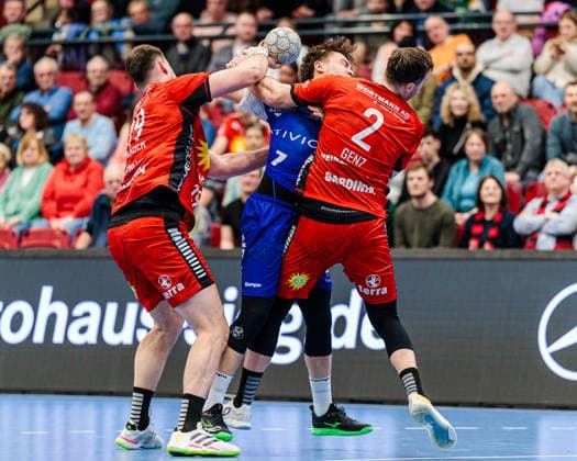 v l Yannick Draeger TuS N Luebbecke, 19 , Elias Huber HBW Balingen Weilstetten, 07 , Jo Gerrit Genz TuS N Luebbecke, 02 GER, TuS N Luebbecke vs HBW Balingen Weilstetten, Handball, 2 Bundesliga, 21 Matchday, Season 2025 2026, 25 02 2026 GER, TuS N Luebbecke vs HBW Balingen Weilstetten, Handball, 2 Bundesliga, 21 Matchday, Season 2025 2026, 25 02 2026 Luebbecke Copyright: xEibner-Pressefoto JanxRollingerx EP_JSK