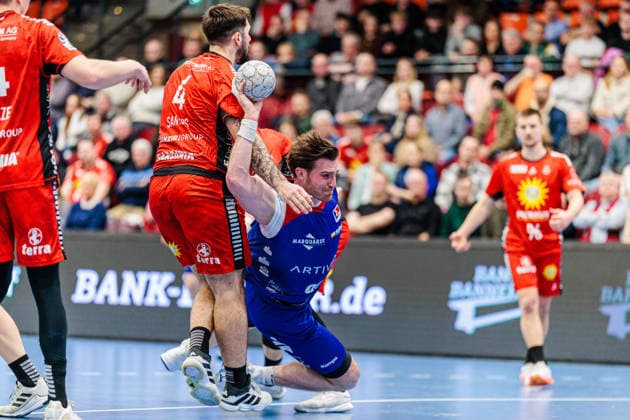f l Max Santos TuS N Luebbecke, 04 , Stefan Bauer HBW Balingen Weilstetten, 99 , Jo Gerrit Genz TuS N Luebbecke, 02 GER, TuS N Luebbecke vs HBW Balingen Weilstetten, Handball, 2 Bundesliga, 21 Matchday, Season 2025 2026, 25 02 2026 GER, TuS N Luebbecke vs HBW Balingen Weilstetten, Handball, 2 Bundesliga, 21 Matchday, Season 2025 2026, 25 02 2026 Luebbecke Copyright: xEibner-Pressefoto JanxRollingerx EP_JSK