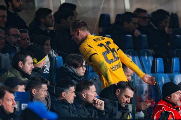 25 02 2026, Atalanta Bergamo vs Borussia Dortmund, UEFA Champions League, Playoffs second leg JULIAN RYERSON BORUSSIA DORTMUND, 26 sour after substitution Regulations prohibit any use of photographs as image sequences and or quasi video Copyright: xBahhoxKarax