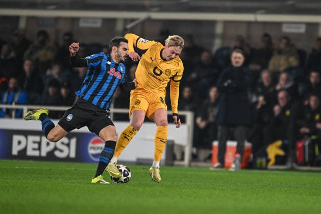 Atalanta BC v Borussia Dortmund - UEFA Champions League 2025 26 League Knockout Play-off Second Leg Julian Brandt of Borussia Dortmund is in action during the UEFA Champions League 2025 2026 Knockout Play-off Second Leg between Atalanta BC and Borussia Dortmund in Bergamo, Italy, on February 25, 2026, at Gewiss Stadium Bergamo Italy  Copyright: xTizianoxBallabiox originalFilename:ballabio-atalanta260225_nps9M.jpg