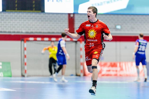 Patrik Blazicko TuS N Luebbecke, 35 celebrates after scoring goal GER, TuS N Luebbecke vs HBW Balingen Weilstetten, Handball, 2 Bundesliga, Matchday 21, Season 2025 2026, 25 02 2026 GER, TuS N Luebbecke vs HBW Balingen Weilstetten, Handball, 2 Bundesliga, Matchday 21, Season 2025 2026, 25 02 2026 Luebbecke Copyright: xEibner-Pressefoto JanxRollingerx EP_JSK