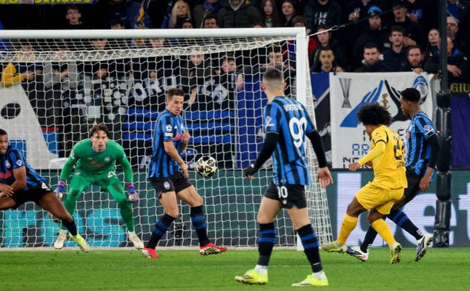 Foto IPP Roberto Bregani Bergamo 25-02-2026 Calcio UEFA Champions League 2025 2026, Atalanta vs Borussia Dortmund Nella foto il gol di Karim Adeyemi del Borussia Dortmund. Italy Photo Press World Copyright. italy ITALY  Copyright: xR4924_italyphotopressx