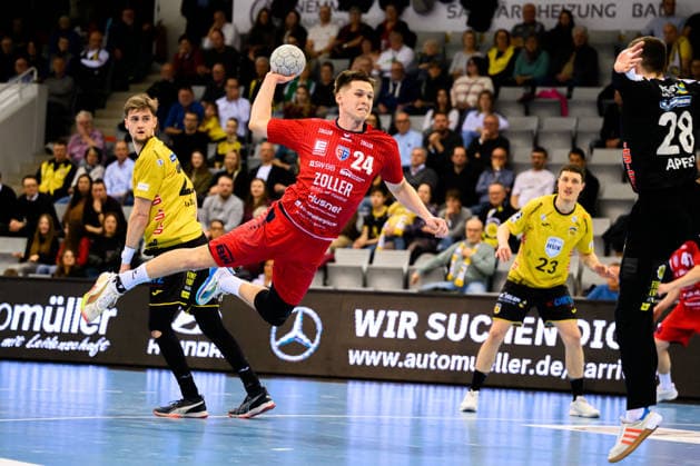 Coburg HBL 25 26 HSC 2000 Coburg SG BBM Bietigheim Maxim Orlov Bietigheim , Goalkeeper Fabian Apfel Coburg Coburg HUK Coburg Arena Germany