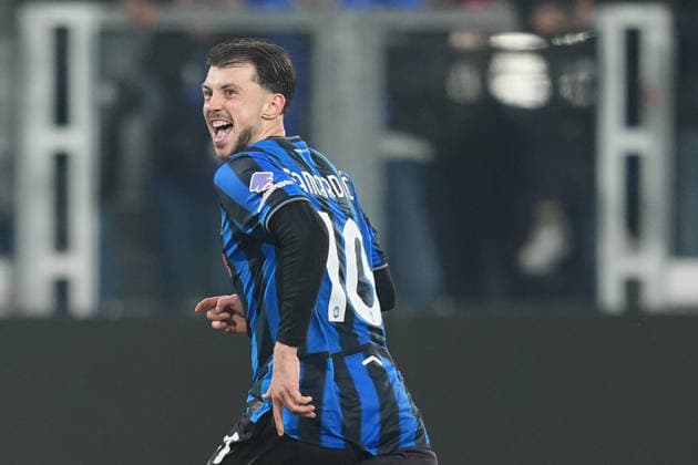 Atalanta s Lazar Samardzic celebrates after scoring 4-1 during the Uefa Champions League soccer match between Atalanta and Borussia Dortmund at the New Balance Stadium in Bergamo , north Italy - Wednesday , February 25 , 2026. - Soccer .  Copyright: xSpada LaPressex