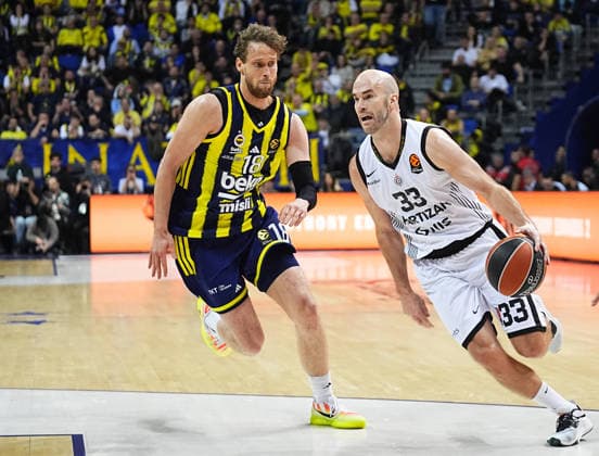Fenerbahce Beko v Partizan - EuroLeague ISTANBUL, TURKIYE - FEBRUARY 25: Mikael Jantunen (18) of Fenerbahce Beko in action against Nick Calathes (33) of Partizan during EuroLeague week 29 basketball match between Fenerbahce Beko and Partizan at Ulker Sports and Event Hall in Istanbul, Turkiye on February 25, 2026. Esra Bilgin Anadolu Istanbul Turkey. Editorial use only. Please get in touch for any other usage.  Copyright: x2026xAnadoluxEsraxBilginx