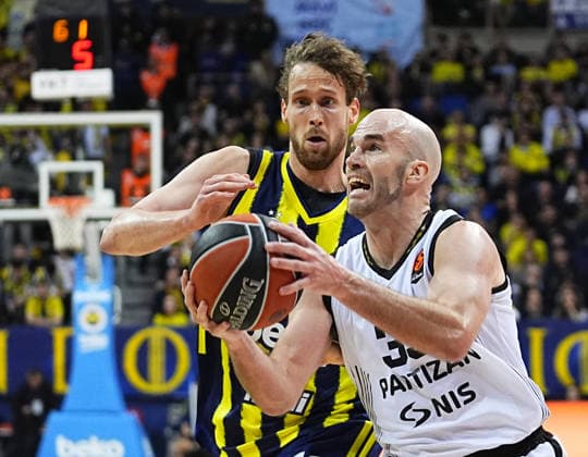 Fenerbahce Beko v Partizan - EuroLeague ISTANBUL, TURKIYE - FEBRUARY 25: Mikael Jantunen (18) of Fenerbahce Beko in action against Nick Calathes (33) of Partizan during EuroLeague week 29 basketball match between Fenerbahce Beko and Partizan at Ulker Sports and Event Hall in Istanbul, Turkiye on February 25, 2026. Esra Bilgin Anadolu Istanbul Turkey. Editorial use only. Please get in touch for any other usage.  Copyright: x2026xAnadoluxEsraxBilginx