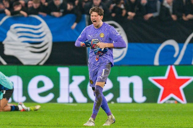 25 02 2026, Atalanta Bergamo vs Borussia Dortmund, UEFA Champions League, Playoffs second leg Gregor Kobel Borussia Dortmund, 1 Regulations prohibit any use of photographs as image sequences and or quasi video Copyright: xBahhoxKarax