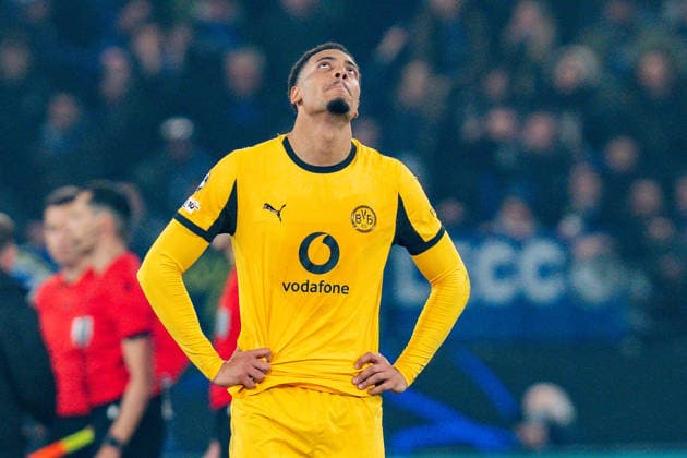 25 02 2026, Atalanta Bergamo vs Borussia Dortmund, UEFA Champions League, Playoffs second leg Felix Nmecha Borussia Dortmund, 8 dissatisfied unhappy angry Regulations prohibit any use of photographs as image sequences and or quasi video Copyright: xBahhoxKarax