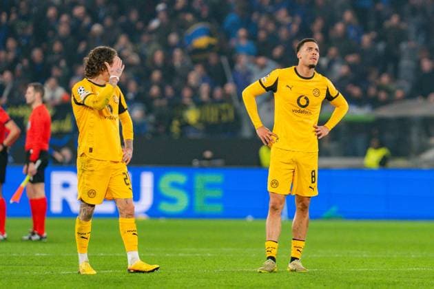 25 02 2026, Atalanta Bergamo vs Borussia Dortmund, UEFA Champions League, Playoffs second leg Fabio Silva Borussia Dortmund, 21 Felix Nmecha Borussia Dortmund, 8 Regulations prohibit any use of photographs as image sequences and or quasi video Copyright: xBahhoxKarax