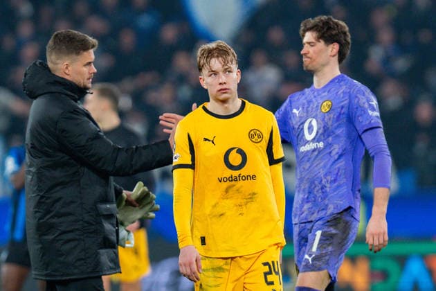 25 02 2026, Atalanta Bergamo vs Borussia Dortmund, UEFA Champions League, Playoffs second leg Daniel Svensson Borussia Dortmund, 24 Gregor Kobel Borussia Dortmund, 1 Alexander Meyer Borussia Dortmund, 33 Regulations prohibit any use of photographs as image sequences and or quasi video Copyright: xBahhoxKarax