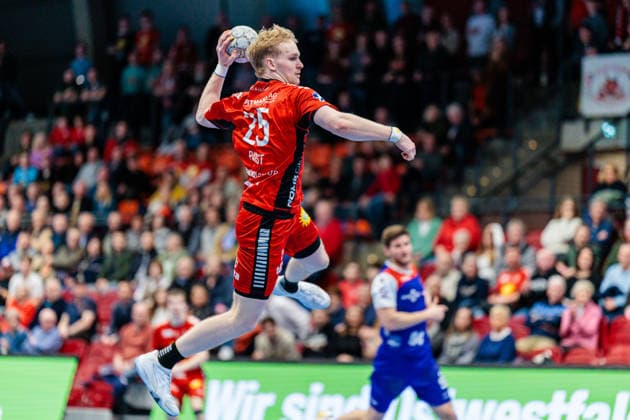 Henri Pabst TuS N Luebbecke, 25 in goal throw GER, TuS N Luebbecke vs HBW Balingen Weilstetten, Handball, 2 Bundesliga, 21 Matchday, Season 2025 2026, 25 02 2026 GER, TuS N Luebbecke vs HBW Balingen Weilstetten, Handball, 2 Bundesliga, 21 Matchday, Season 2025 2026, 25 02 2026 Luebbecke Copyright: xEibner-Pressefoto JanxRollingerx EP_JSK