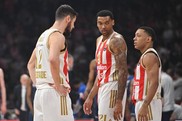 CRVENA ZVEZDA vs ANADOLU EFES ISTANBUL NIKOLA KALINIC, JOEL BOLOMBOY Zoel Bolomboj, YAGO DOS SANTOS Jago dos Santos basketball Crvena zvezda vs Anadolu Efes Istanbul, Euroleague match at Beogradska arena, Belgrade 25.02.2026 Foto: BASKETBALL, EUROLEAGUE, CRVENA ZVEZDA, RED STAR, ANADOLU EFES ISTANBUL Belgrade Belgrade arena Serbia Copyright: xMarkoxMetlas xMNxPressx