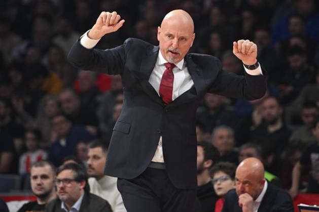 CRVENA ZVEZDA vs ANADOLU EFES ISTANBUL SASA OBRADOVIC coach basketball Crvena zvezda vs Anadolu Efes Istanbul, Euroleague match at Beogradska arena, Belgrade 25.02.2026 Foto: BASKETBALL, EUROLEAGUE, CRVENA ZVEZDA, RED STAR, ANADOLU EFES ISTANBUL Belgrade Belgrade arena Serbia Copyright: xMarkoxMetlas xMNxPressx