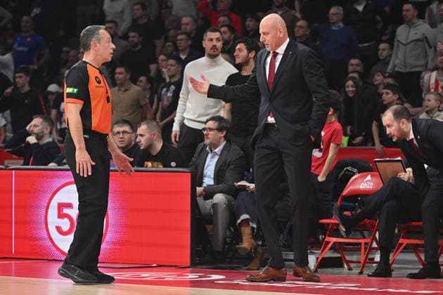 CRVENA ZVEZDA vs ANADOLU EFES ISTANBUL SASA OBRADOVIC coach basketball Crvena zvezda vs Anadolu Efes Istanbul, Euroleague match at Beogradska arena, Belgrade 25.02.2026 Foto: BASKETBALL, EUROLEAGUE, CRVENA ZVEZDA, RED STAR, ANADOLU EFES ISTANBUL Belgrade Belgrade arena Serbia Copyright: xMarkoxMetlas xMNxPressx