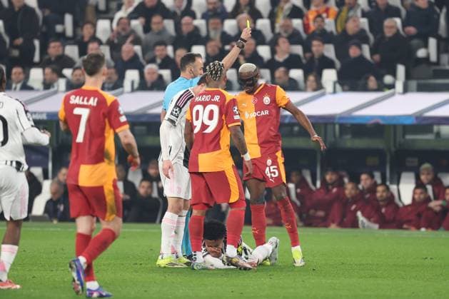 TURIN, ITALY, FEB. 25, 2026 SOCCER UEFA CHAMPIONS LEAGUE, JUVENTUS TURIN vs GALATASARAY Victor Osimhen (Galatasaray) yellow card TURIN TURIN, ITALY Allianz Stadion Juventus Turin Allianz Stadion ITALY