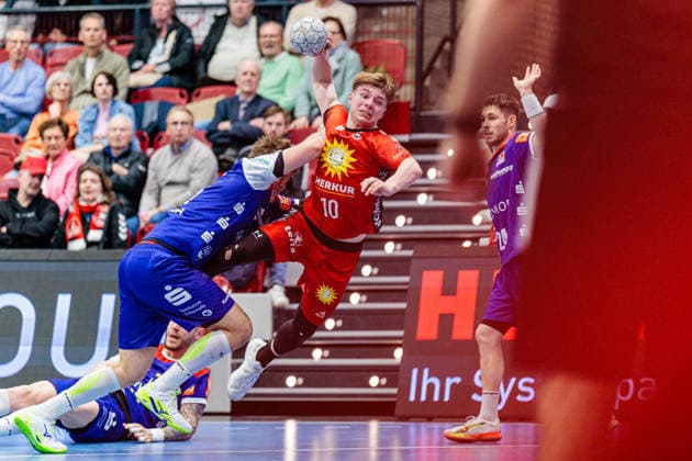 v l Bennet Strobel HBW Balingen Weilstetten, 11 , Tjorven Sturhahn TuS N Luebbecke, 10 GER, TuS N Luebbecke vs HBW Balingen Weilstetten, Handball, 2 Bundesliga, 21 Matchday, Season 2025 2026, 25 02 2026 GER, TuS N Luebbecke vs HBW Balingen Weilstetten, Handball, 2 Bundesliga, 21 Matchday, Season 2025 2026, 25 02 2026 Luebbecke Copyright: xEibner-Pressefoto JanxRollingerx EP_JSK