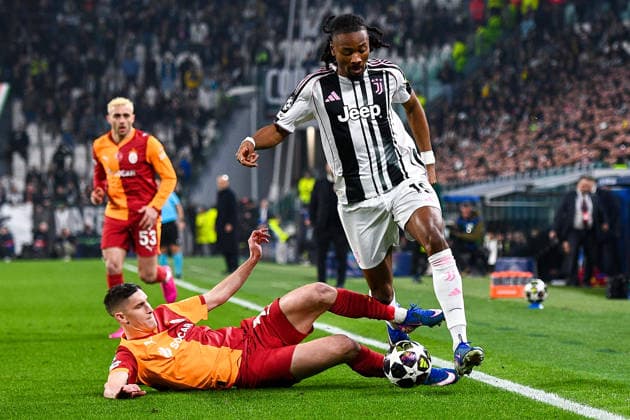 2026-02-25 Juventus FC v Galatasaray - UEFA Champions League 2025 26 League Knockout Play-off Second Leg TURIN, ITALY - FEBRUARY 25: Roland Sallai of Galatasaray SK battles for the ball with Khephren Thuram of Juventus FC during the UEFA Champions League 2025 26 League Knockout Play-off Second Leg match between Juventus FC and Galatasaray at Allianz Stadium on February 25, 2026 in Turin, Italy. (Photo by Alberto Gandolfo BSR Agency) Turin Italy Content not available for redistribution in The Netherlands directly or indirectly through any third parties. Copyright: xBSRxAgencyx