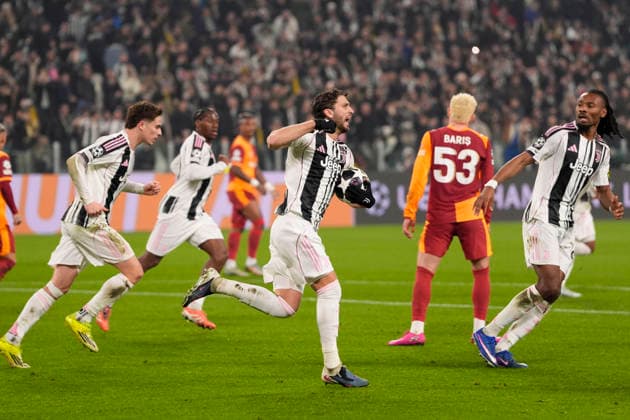 Juventus Manuel Locatelli celebrates after scoring the 1-0 goal for his team during the Uefa Champions League soccer match between Juventus and Galatasaray at the Allianz Stadium in Turin, playoff 2 2, north west Italy - January 25, 2026. - Soccer  Copyright: xFabioxFerrari LaPressex