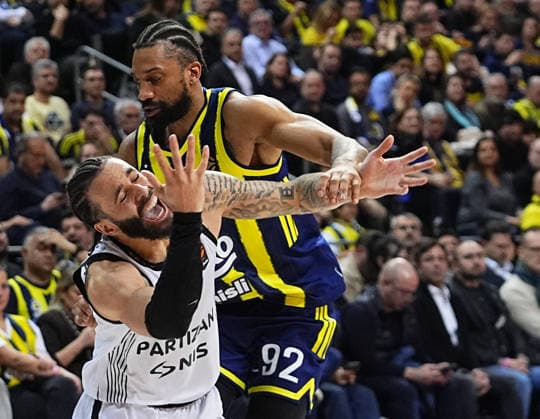 Fenerbahce Beko v Partizan - EuroLeague ISTANBUL, TURKIYE - FEBRUARY 25: Khem Birch (92) of Fenerbahce Beko in action against Carlik Jones (1) of Partizan during EuroLeague week 29 basketball match between Fenerbahce Beko and Partizan at Ulker Sports and Event Hall in Istanbul, Turkiye on February 25, 2026. Esra Bilgin Anadolu Istanbul Turkey. Editorial use only. Please get in touch for any other usage.  Copyright: x2026xAnadoluxEsraxBilginx