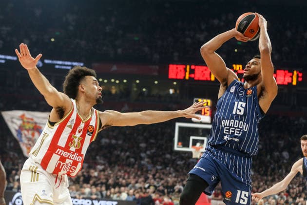 Crvena Zvezda v Anadolu Efes - Euroleague BELGRADE, SERBIA - FEBRUARY 25: Players in action during Euroleague basketball match between Crvena Zvezda and Anadolu Efes in Belgrade, Serbia on February 25, 2026. Filip Stevanovic Anadolu Belgrade Serbia. Editorial use only. Please get in touch for any other usage.  Copyright: x2026xAnadoluxFilipxStevanovicx
