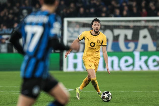 Atalanta BC v Borussia Dortmund - UEFA Champions League 2025 26 League Knockout Play-off Second Leg Ramy Bensebaini of Borussia Dortmund participates in the UEFA Champions League 2025 26 League Knockout Play-off Second Leg match between Atalanta BC and Borussia Dortmund in Bergamo, Italy, on February 25, 2026, at New Balance Arena. Bergamo Italy  Copyright: xEmanuelexComincinix originalFilename:comincini-atalanta260225_npdLQ.jpg