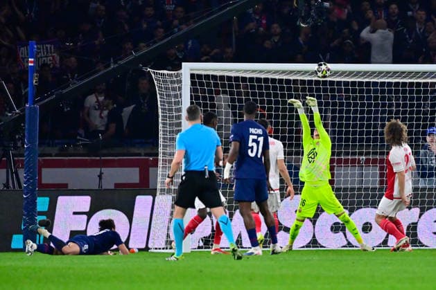FOOTBALL : PSG vs Monaco - Ligue des Champions - 25 02 2026 Joao Pedro Goncalves Neves ( 87 - PSG ) and Philippe Kohn ( 16 - Monaco ) during the UEFA Champions League match between Paris Saint Germain and AS Monaco at Parc Des Princes on February 25 , 2026 in Paris, France. ( Photo by Federico Pestellini PsnewZ ) ParisFrance  Copyright: xFedericoxPestellinix