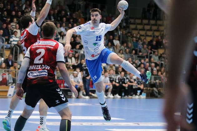 25 02 2026 Handball Men 2025 2026 2 Handball Bundesliga 21 Matchday HSG Nordhorn Lingen Dessau Roßlauer HV 06 EmslandArena Lingen Marcel Nowak Dessau, 15, white on throw Lingen Ems Lower Saxony Germany