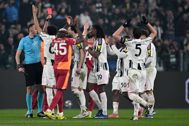 Cm Torino 25 02 2026 - Champions League Juventus-Galatasaray foto Cristiano Mazzi Image nella foto: espulsione Lloyd Kelly 