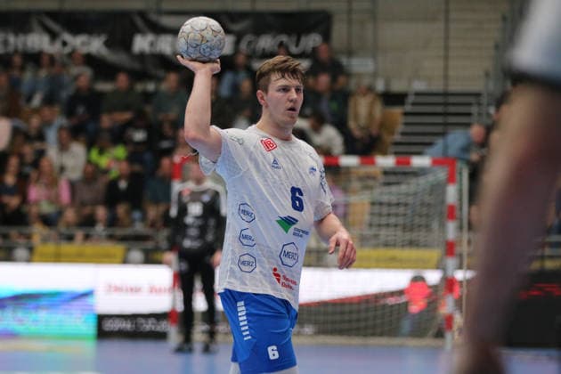 25 02 2026 Handball Men 2025 2026 2 Handball Bundesliga 21 Matchday HSG Nordhorn Lingen Dessau Roßlauer HV 06 EmslandArena Lingen Fritz Leon Haake Dessau, 6, white on the ball Lingen Ems Lower Saxony Germany