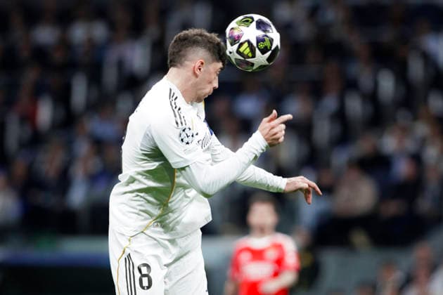 UEFA champions league - Real Madrid vs Benfica MADRID, SPAIN - February 25:Federico Valverde of Real Madrid in action during the UEFA champions league 2025 26 Knockout Play-off second Leg match between Real Madrid and Benfica at Santiago Bernabeu Stadium. (Photo by Guille Martinez f22photo) Madrid Santiago Bernabeu Stadium Spain Copyright: xGuillermoxMartinezx
